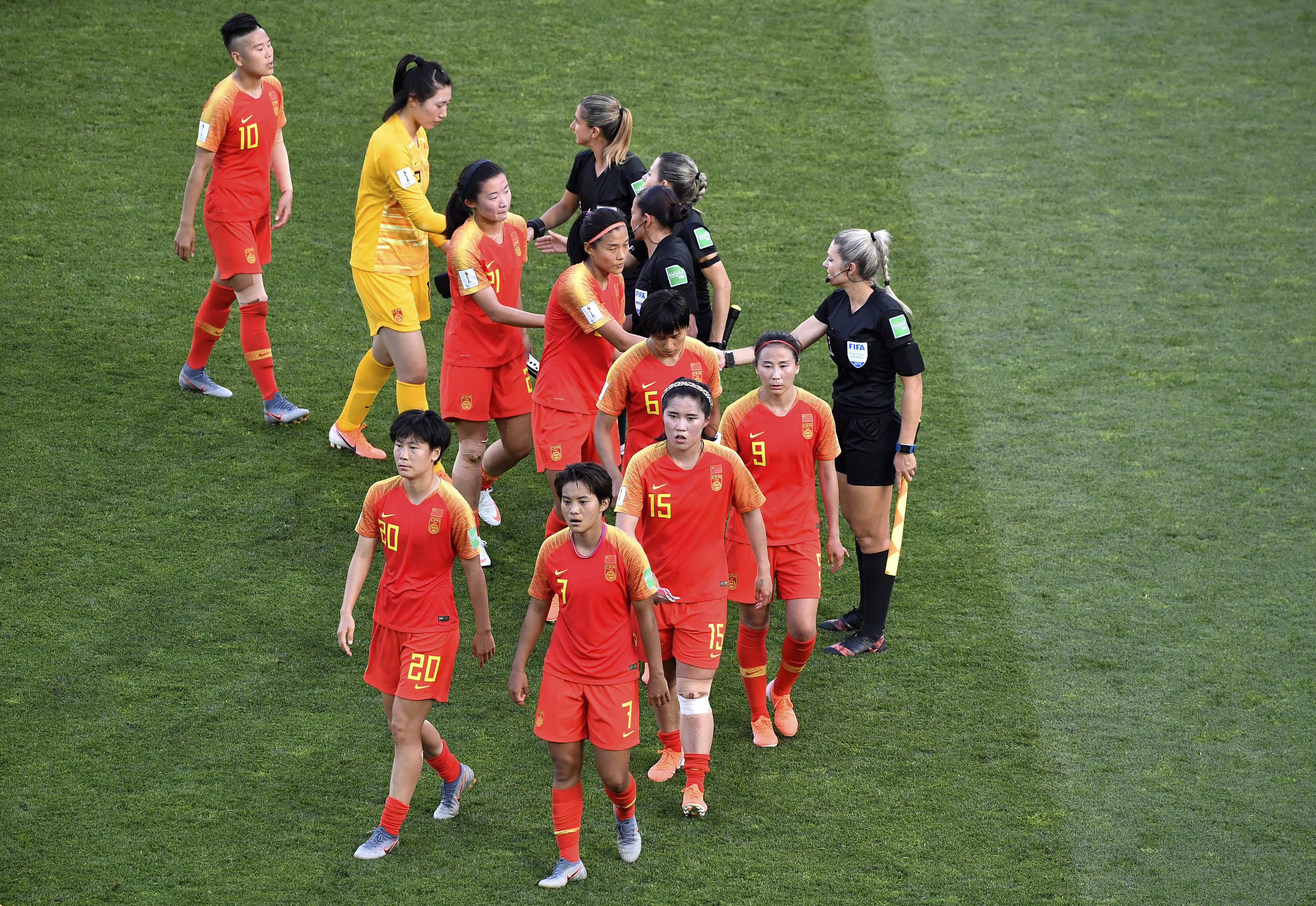 国际足坛关注女足表现，中国队迎战