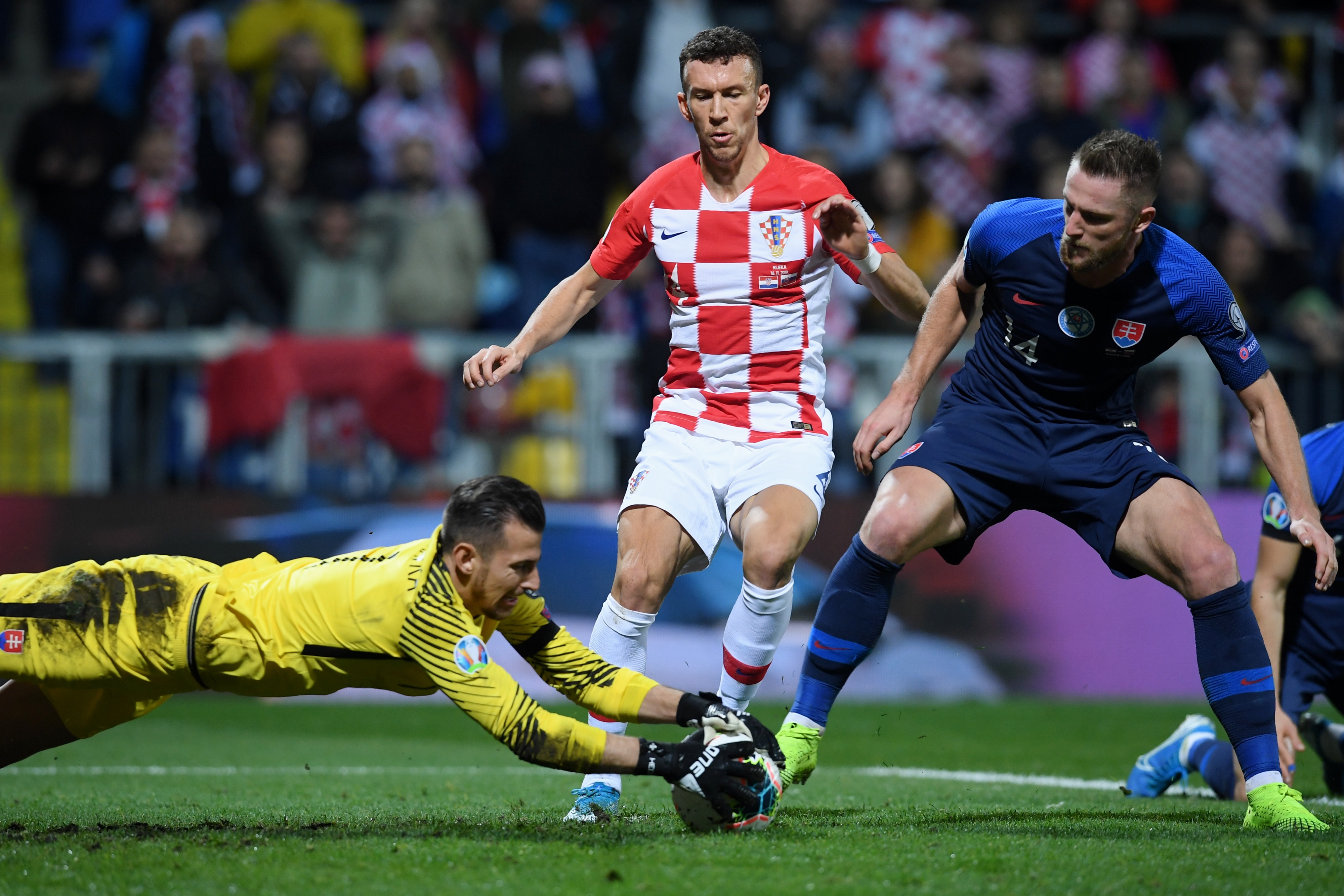 开云体育在线-欧预赛胜负局势：胜者领先，败者需要反思的简单介绍