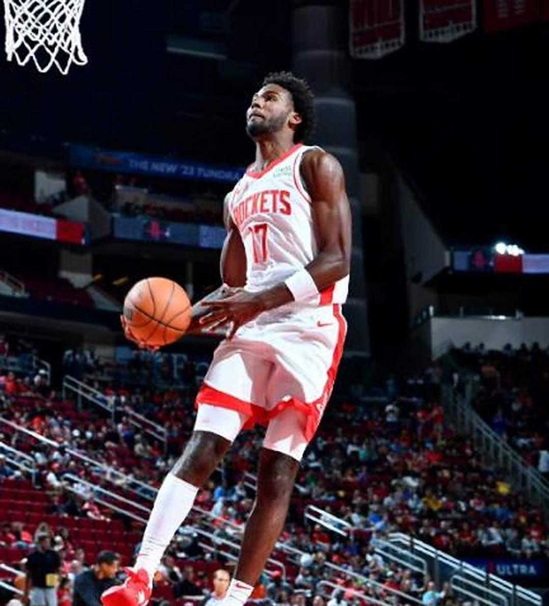 火箭队客场遭遇挫折，寻找反弹良机