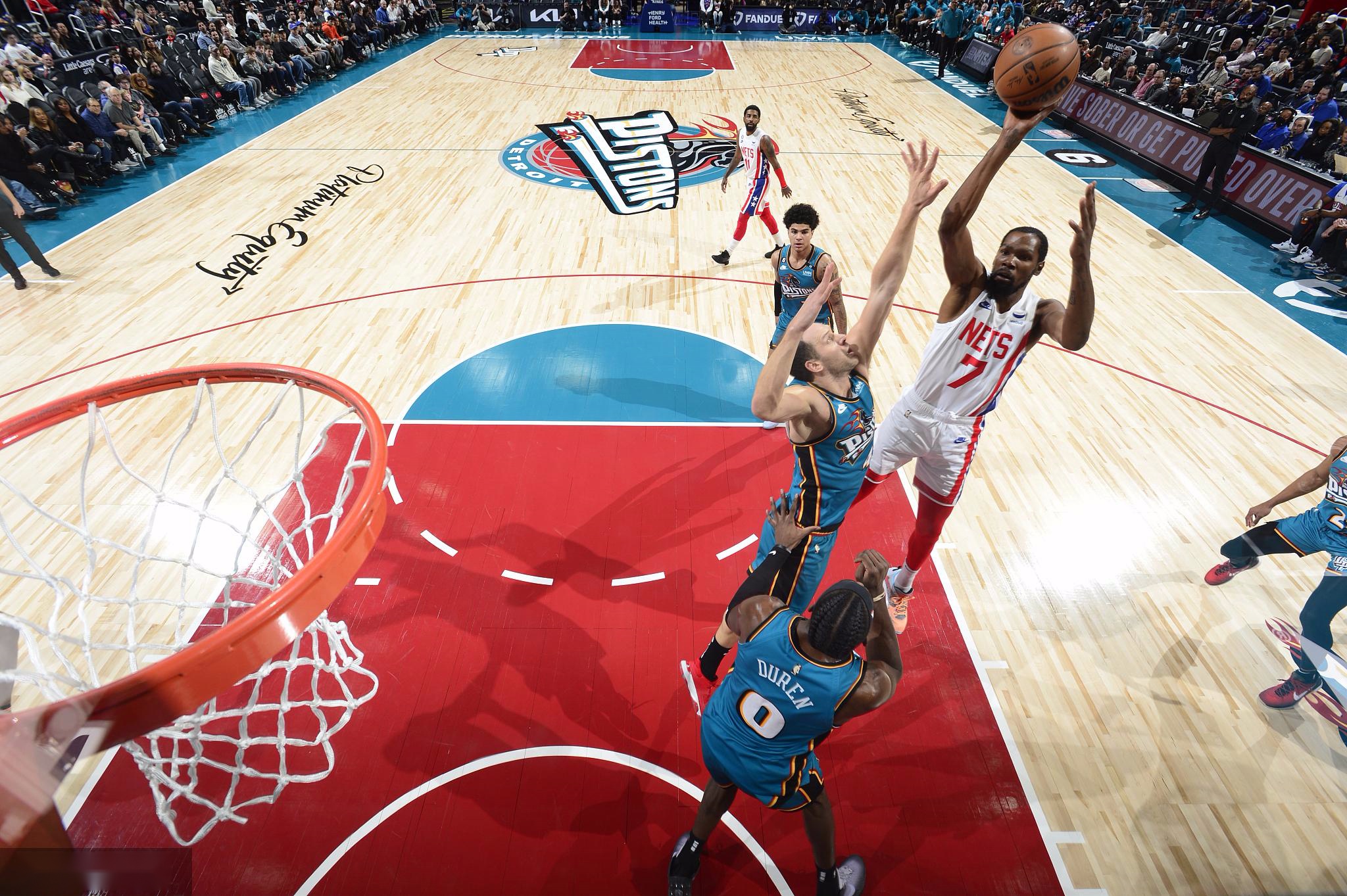 包含NBA新赛季：篮网队豪取六连胜的词条